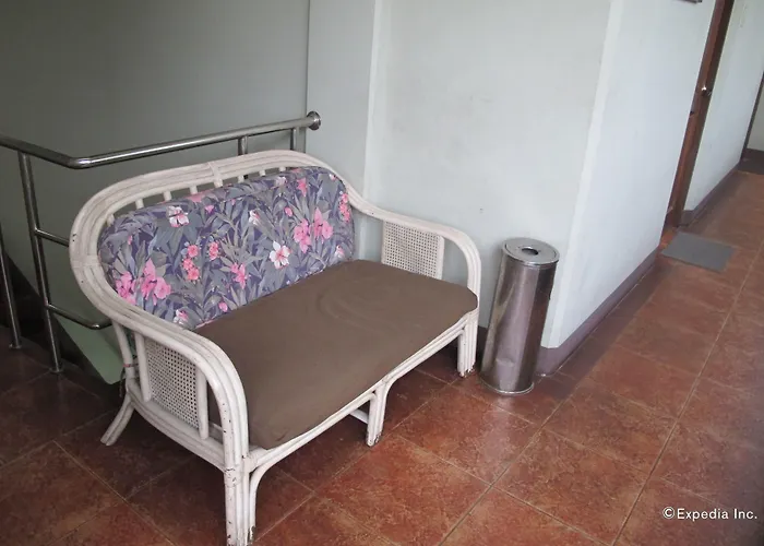 Sabina Hotel 2*
